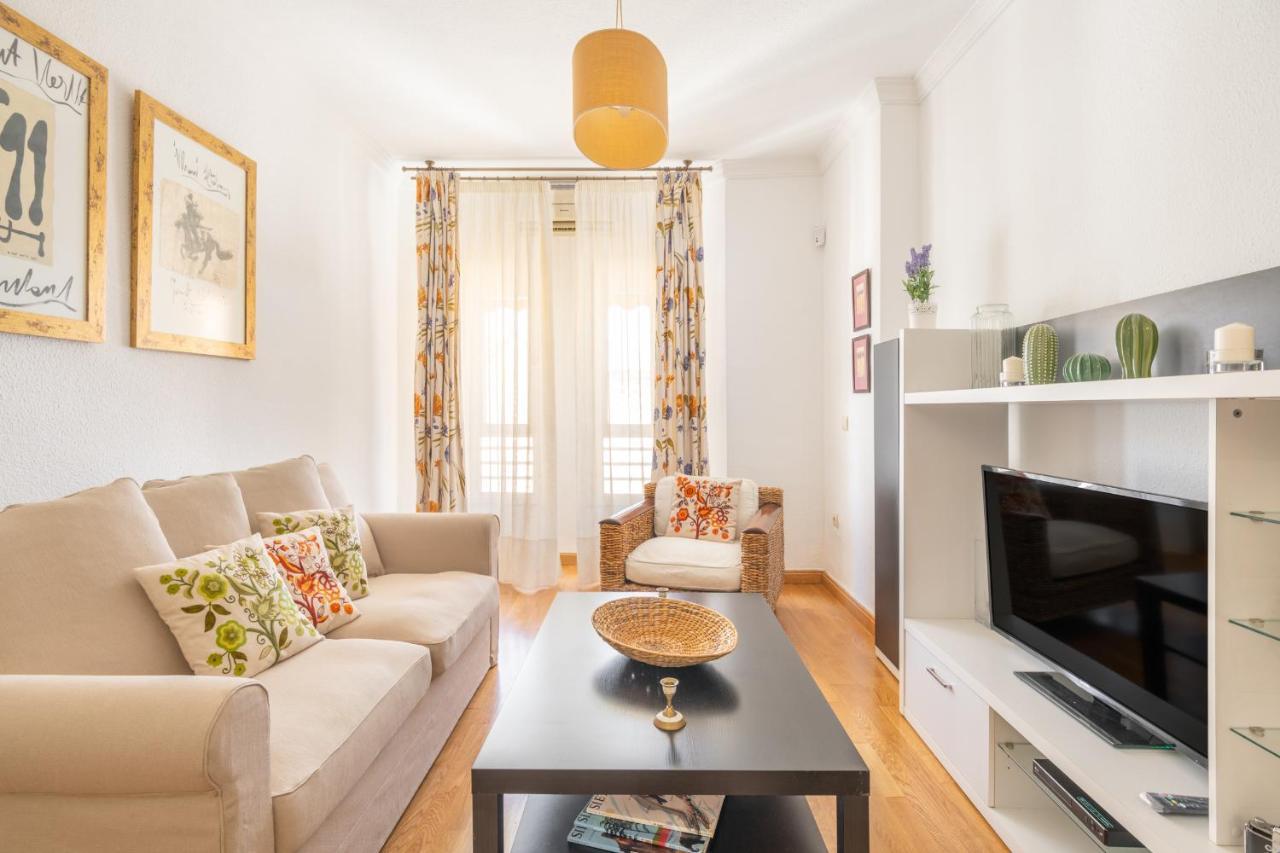 Amplio Apartamento Universidad By Renthas Malaga Exterior photo