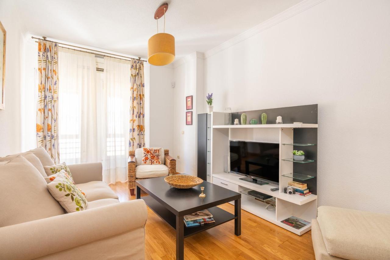 Amplio Apartamento Universidad By Renthas Malaga Exterior photo