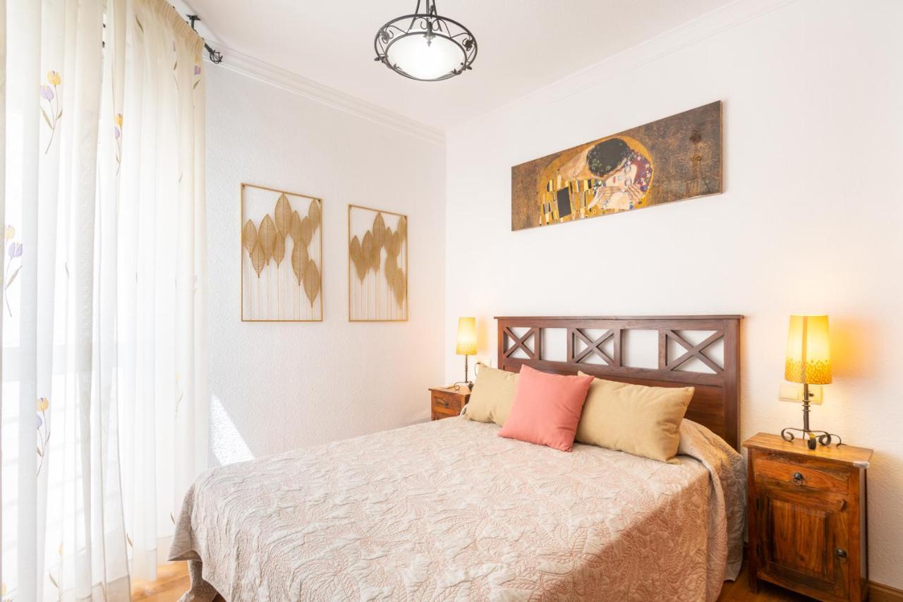 Amplio Apartamento Universidad By Renthas Malaga Exterior photo